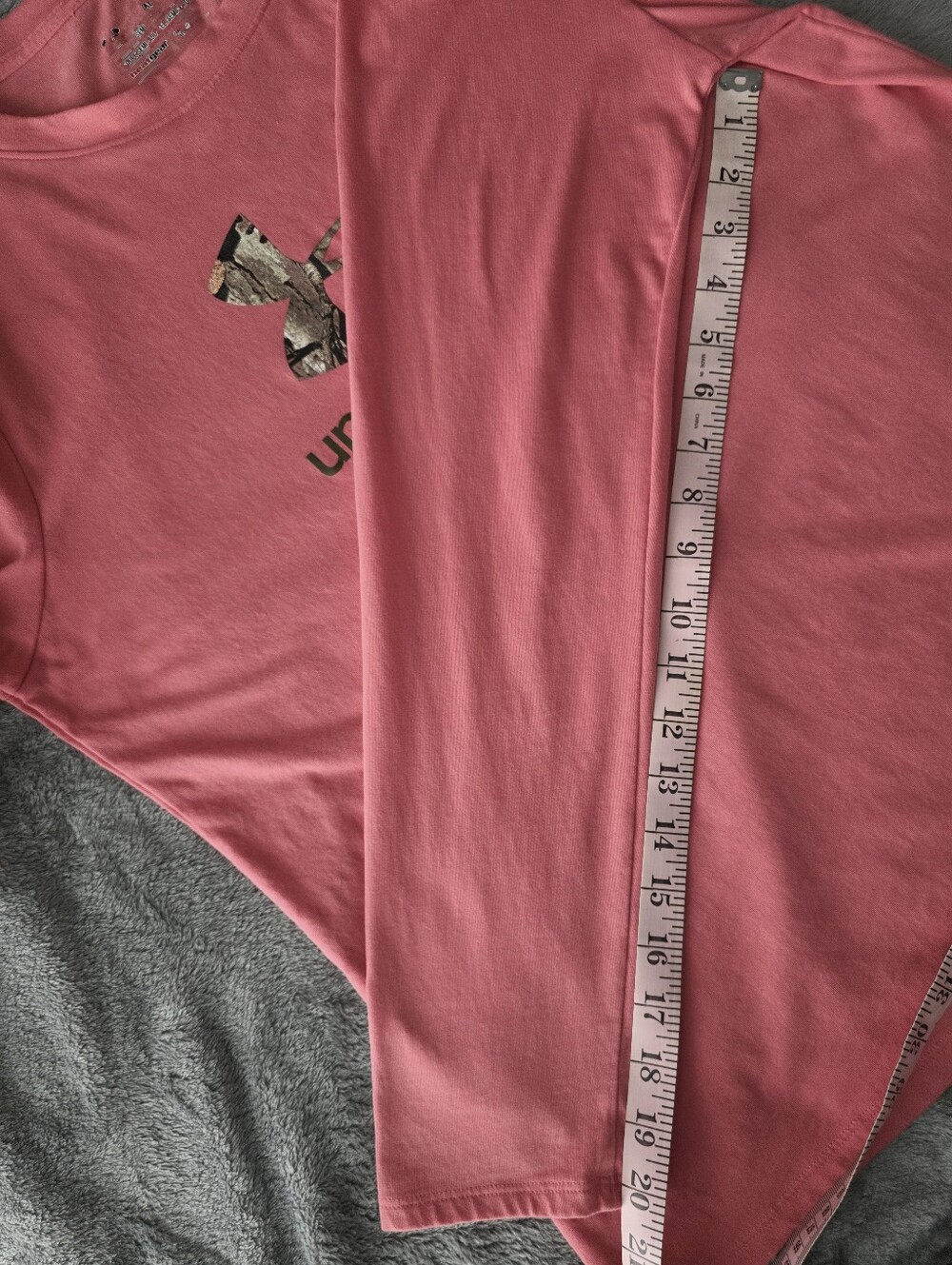Under Armour HeatGear Pink Long Sleeve Camo Logo Shirt Women's Size XL - Picture 9 of 9